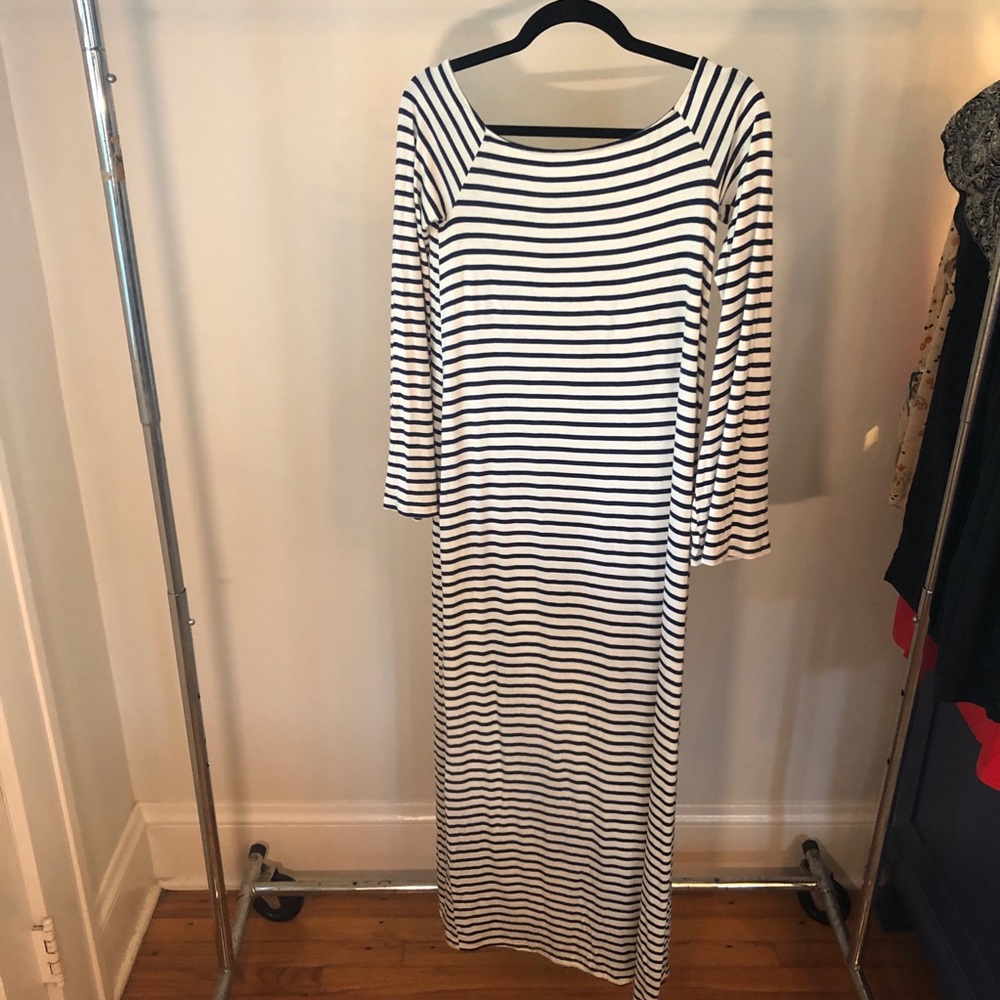 💥3 for $20 💥 navy and white long sleeve maxi